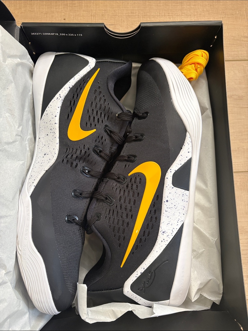 Nike KOBE IX EM Protro - new men’s size 12 black yellow